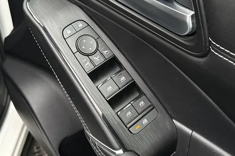 MM23FCN Nissan Qashqai 1.3 DIG-T MHEV N-Connecta Euro 6 (s/s) 5dr Thumbnail #21