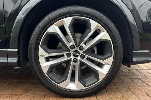 C25LAU Audi Q3 Black Edition 35 TFSI  150 PS S tronic Thumbnail #21