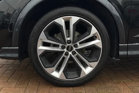 C25LAU Audi Q3 Black Edition 35 TFSI  150 PS S tronic Thumbnail #22