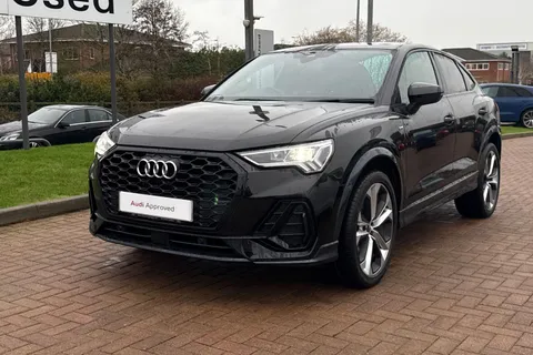 C25LAU Audi Q3 Black Edition 35 TFSI  150 PS S tronic Thumbnail #24
