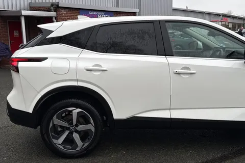 MM23FCN Nissan Qashqai 1.3 DIG-T MHEV N-Connecta Euro 6 (s/s) 5dr Thumbnail #30