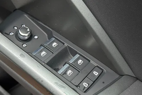 C25LAU Audi Q3 Black Edition 35 TFSI  150 PS S tronic Thumbnail #41