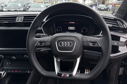 C25LAU Audi Q3 Black Edition 35 TFSI  150 PS S tronic Thumbnail #45