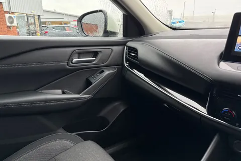 MM23FCN Nissan Qashqai 1.3 DIG-T MHEV N-Connecta Euro 6 (s/s) 5dr Thumbnail #47