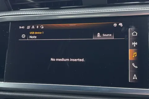 C25LAU Audi Q3 Black Edition 35 TFSI  150 PS S tronic Thumbnail #53