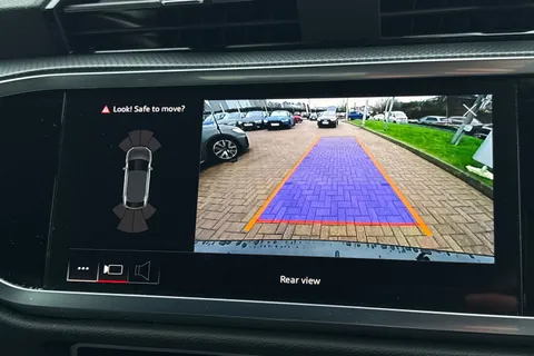 C25LAU Audi Q3 Black Edition 35 TFSI  150 PS S tronic Thumbnail #57