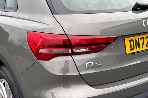 DN72EDV Audi Q3 Technik 35 TFSI  150 PS S tronic Thumbnail #8