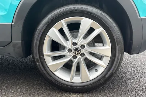 DS23KUF Volkswagen T-Cross 1.0 TSI SE 5dr **FRONT & REAR PARKING SENSORS** Thumbnail #10