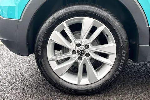 DS23KUF Volkswagen T-Cross 1.0 TSI SE 5dr **FRONT & REAR PARKING SENSORS** Thumbnail #11