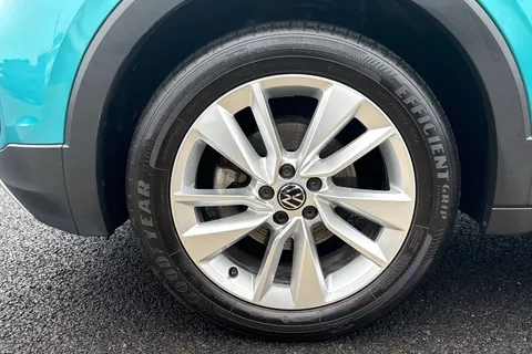 DS23KUF Volkswagen T-Cross 1.0 TSI SE 5dr **FRONT & REAR PARKING SENSORS** Thumbnail #13