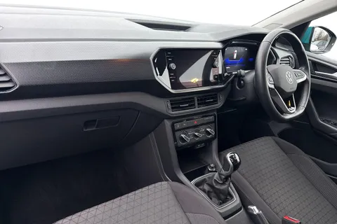 DS23KUF Volkswagen T-Cross 1.0 TSI SE 5dr **FRONT & REAR PARKING SENSORS** Thumbnail #15