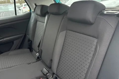 DS23KUF Volkswagen T-Cross 1.0 TSI SE 5dr **FRONT & REAR PARKING SENSORS** Thumbnail #19