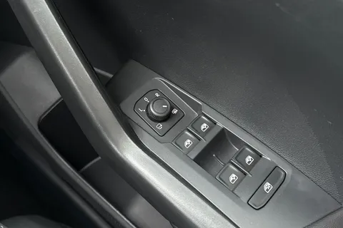 DS23KUF Volkswagen T-Cross 1.0 TSI SE 5dr **FRONT & REAR PARKING SENSORS** Thumbnail #21