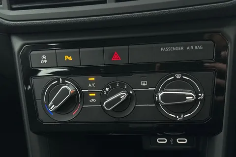 DS23KUF Volkswagen T-Cross 1.0 TSI SE 5dr **FRONT & REAR PARKING SENSORS** Thumbnail #22