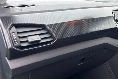 DS23KUF Volkswagen T-Cross 1.0 TSI SE 5dr **FRONT & REAR PARKING SENSORS** Thumbnail #28