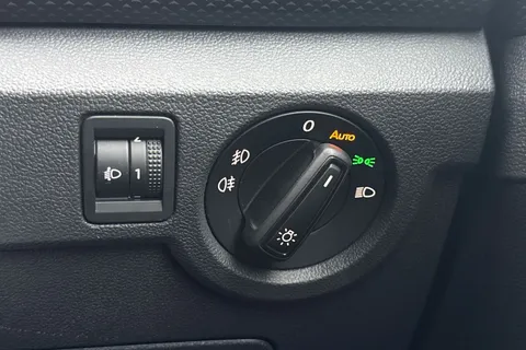 DS23KUF Volkswagen T-Cross 1.0 TSI SE 5dr **FRONT & REAR PARKING SENSORS** Thumbnail #31