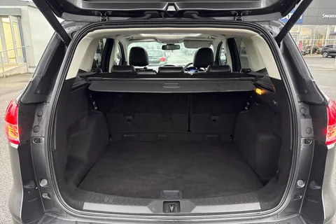 MT65YPA Ford Kuga 2.0 TDCi Titanium X Powershift AWD Euro 6 (s/s) 5dr Thumbnail #6