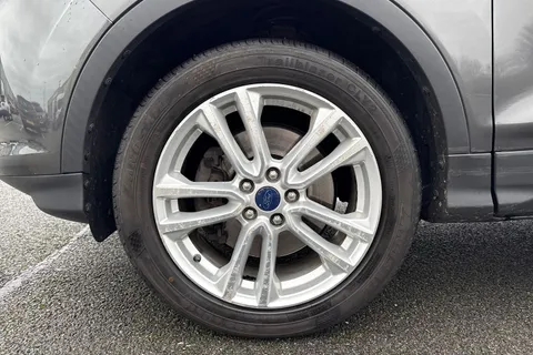 MT65YPA Ford Kuga 2.0 TDCi Titanium X Powershift AWD Euro 6 (s/s) 5dr Thumbnail #11