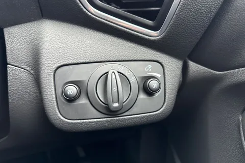 MT65YPA Ford Kuga 2.0 TDCi Titanium X Powershift AWD Euro 6 (s/s) 5dr Thumbnail #39