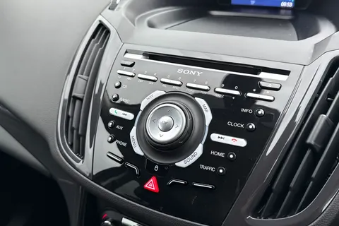 MT65YPA Ford Kuga 2.0 TDCi Titanium X Powershift AWD Euro 6 (s/s) 5dr Thumbnail #52