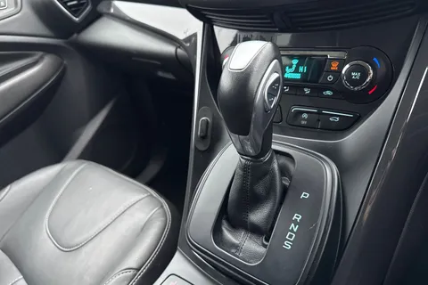 MT65YPA Ford Kuga 2.0 TDCi Titanium X Powershift AWD Euro 6 (s/s) 5dr Thumbnail #53