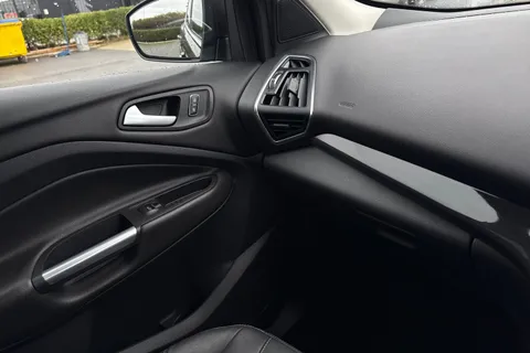 MT65YPA Ford Kuga 2.0 TDCi Titanium X Powershift AWD Euro 6 (s/s) 5dr Thumbnail #60