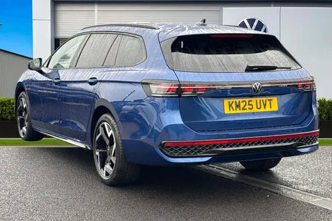 KM25UVT Volkswagen Passat 1.5 TSI eHybrid R-Line 5dr DSG Thumbnail #3