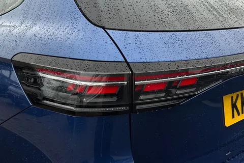 KM25UVT Volkswagen Passat 1.5 TSI eHybrid R-Line 5dr DSG Thumbnail #8