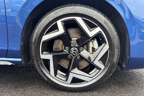 KM25UVT Volkswagen Passat 1.5 TSI eHybrid R-Line 5dr DSG Thumbnail #11