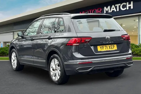 YF71XEP Volkswagen Tiguan 2.0 TDI Life 5dr Thumbnail #2