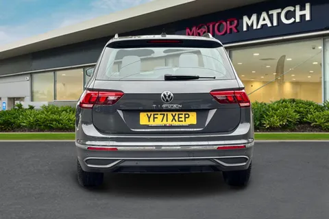 YF71XEP Volkswagen Tiguan 2.0 TDI Life 5dr Thumbnail #4