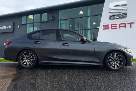 X10NMA BMW 3 Series 2.0 330i M Sport Auto Euro 6 (s/s) 4dr Thumbnail #4