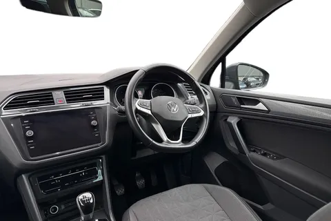 YF71XEP Volkswagen Tiguan 2.0 TDI Life 5dr Thumbnail #12