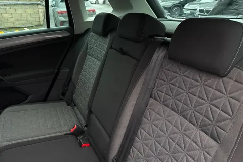 YF71XEP Volkswagen Tiguan 2.0 TDI Life 5dr Thumbnail #13