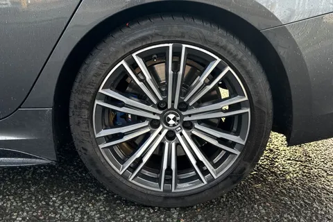 X10NMA BMW 3 Series 2.0 330i M Sport Auto Euro 6 (s/s) 4dr Thumbnail #14