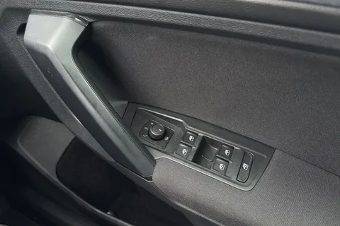 YF71XEP Volkswagen Tiguan 2.0 TDI Life 5dr Thumbnail #17