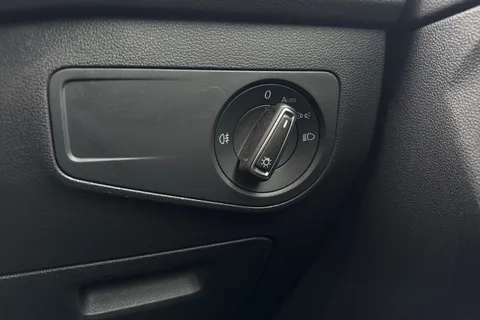 YF71XEP Volkswagen Tiguan 2.0 TDI Life 5dr Thumbnail #28