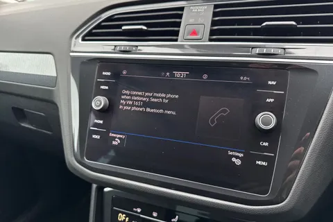 YF71XEP Volkswagen Tiguan 2.0 TDI Life 5dr Thumbnail #32