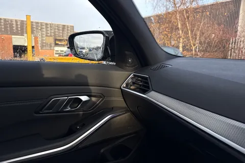 X10NMA BMW 3 Series 2.0 330i M Sport Auto Euro 6 (s/s) 4dr Thumbnail #34