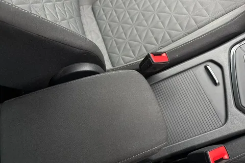 YF71XEP Volkswagen Tiguan 2.0 TDI Life 5dr Thumbnail #41