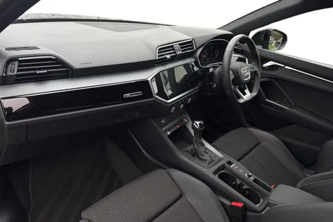 BA72GUD Audi Q3 Black Edition 35 TFSI 150 PS S tronic Thumbnail #14