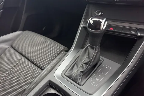 BA72GUD Audi Q3 Black Edition 35 TFSI 150 PS S tronic Thumbnail #22