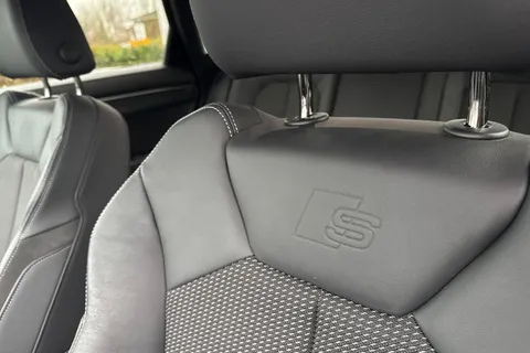 BA72GUD Audi Q3 Black Edition 35 TFSI 150 PS S tronic Thumbnail #33