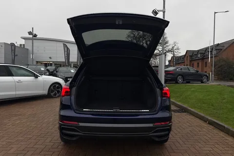 BA72GUD Audi Q3 Black Edition 35 TFSI 150 PS S tronic Thumbnail #37