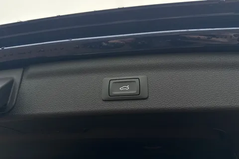 BA72GUD Audi Q3 Black Edition 35 TFSI 150 PS S tronic Thumbnail #38