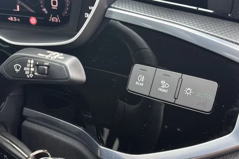 BA72GUD Audi Q3 Black Edition 35 TFSI 150 PS S tronic Thumbnail #42