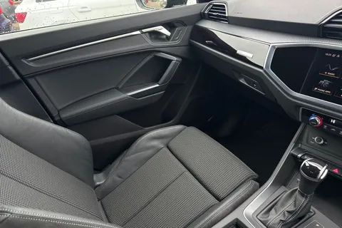 BA72GUD Audi Q3 Black Edition 35 TFSI 150 PS S tronic Thumbnail #60