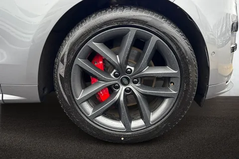 KT73EOU Land Rover Range Rover Sport 3.0 D300 Dynamic SE 5dr Thumbnail #10