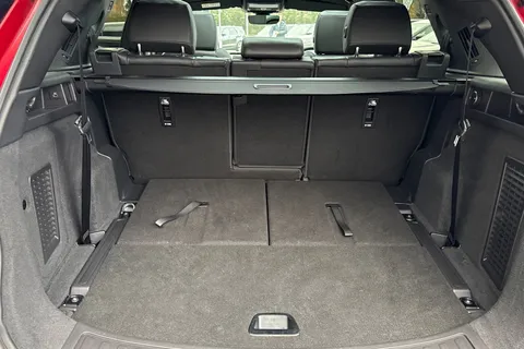 KS74NKX Land Rover Discovery Sport 2.0 D200 Dynamic HSE 5dr Thumbnail #11