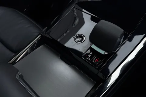 KT73EOU Land Rover Range Rover Sport 3.0 D300 Dynamic SE 5dr Thumbnail #15